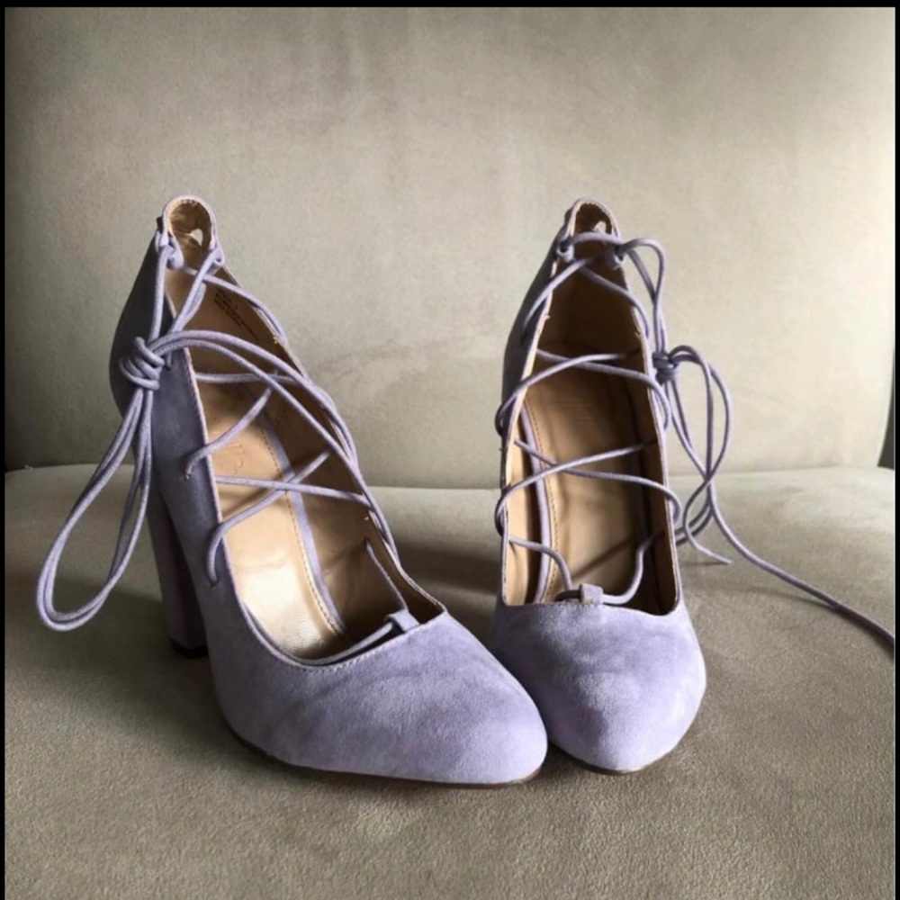 WINDSOR Lavender lace heels